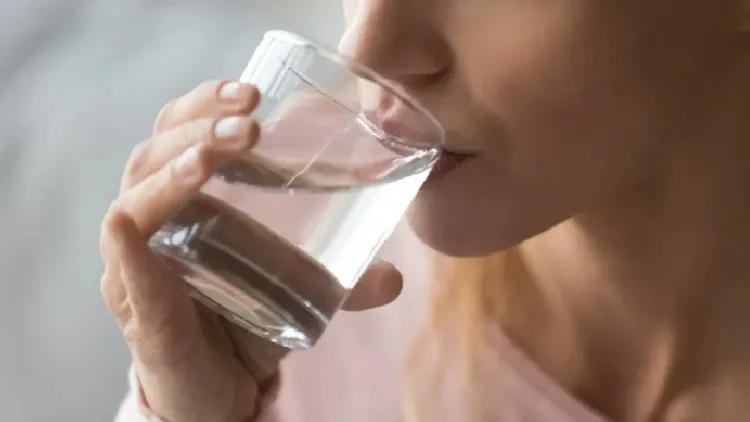 Combien de litre d eau par jour boire pour être et rester en bonne santé ?