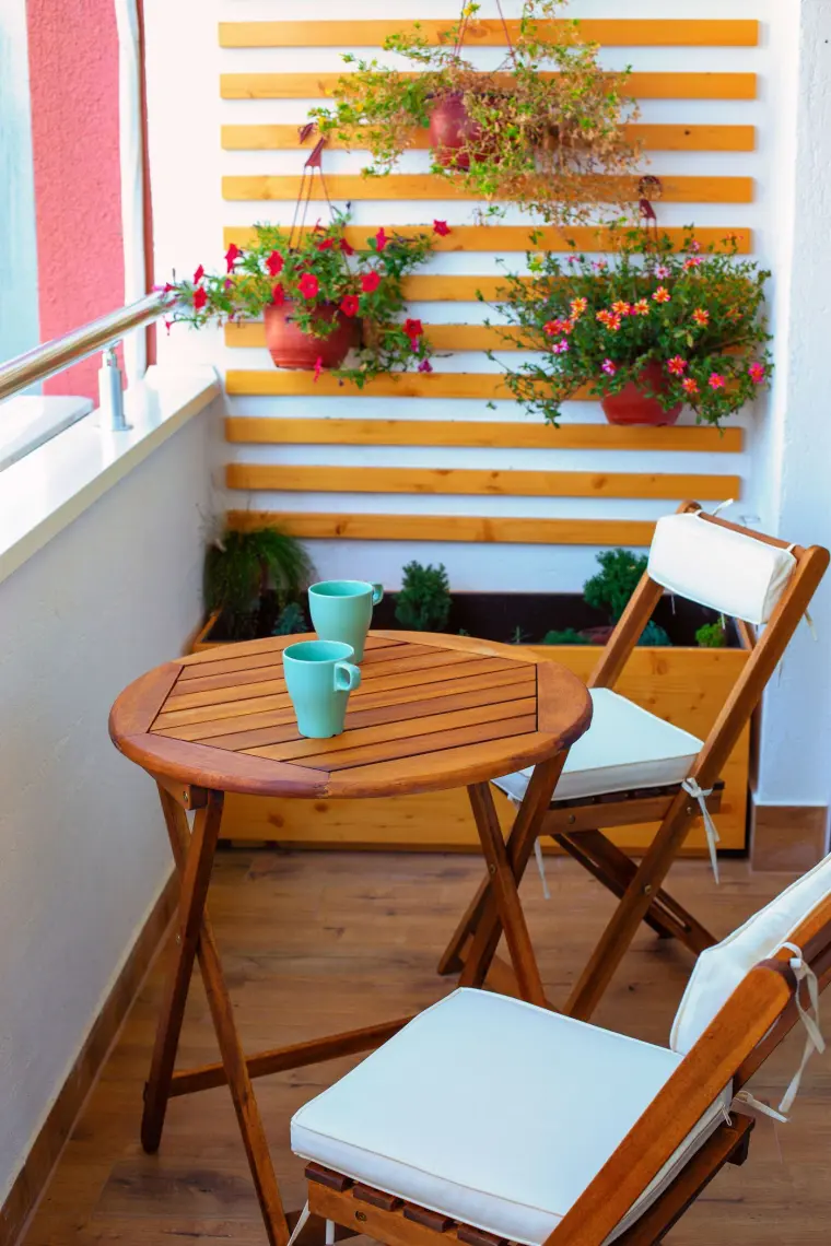 meubles de balcon petit espace table et chaises bistrot