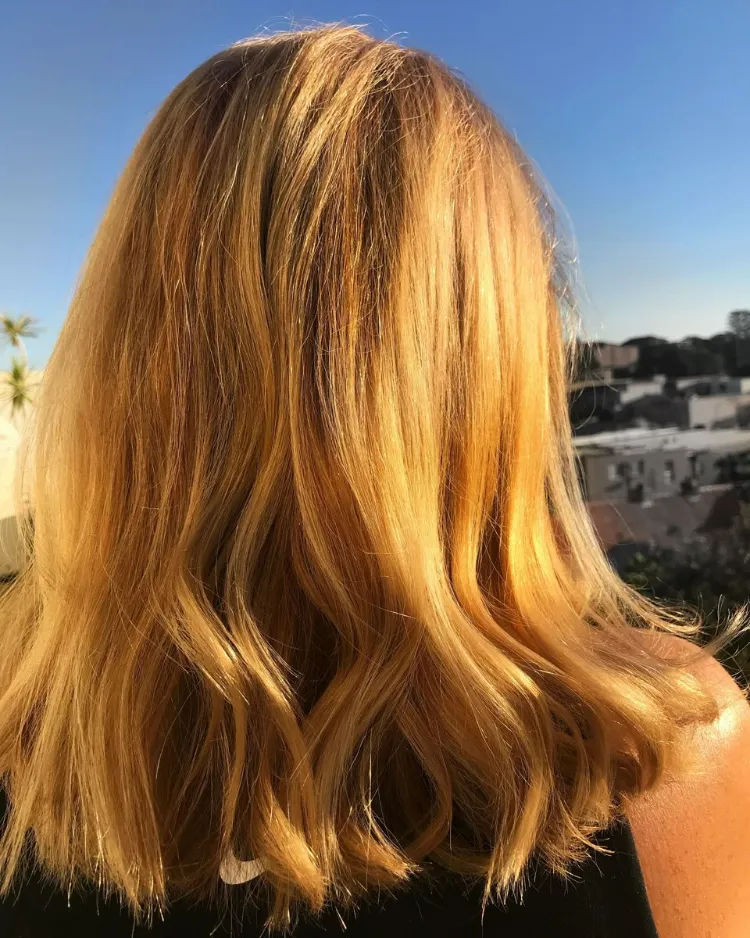 blond réel doré cheveux