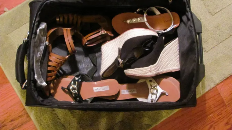 ranger emballer chaussures valise