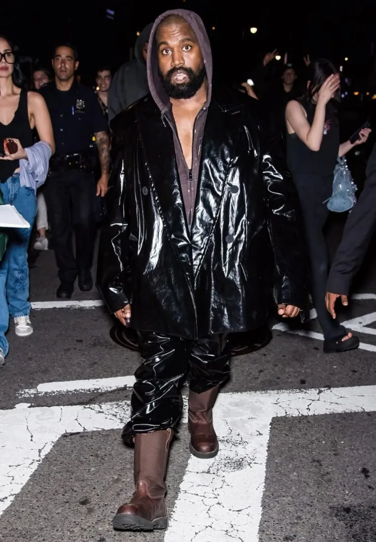 fashion week Kanye West apparition surprise