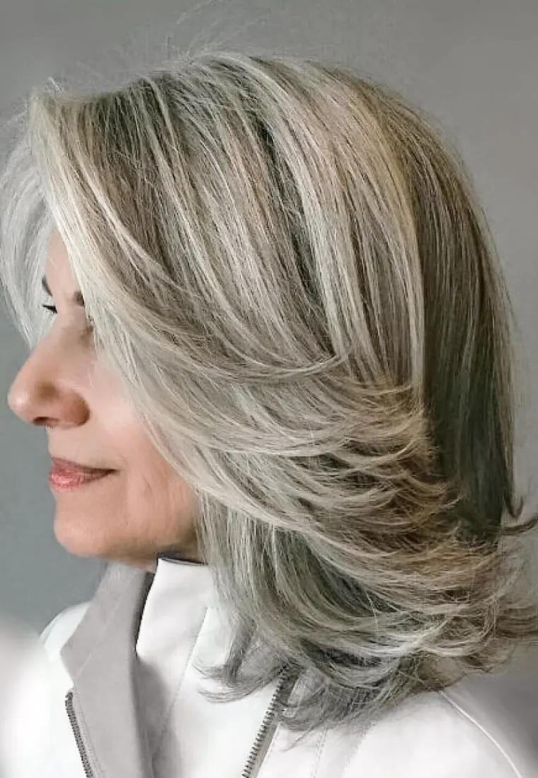 coloration grise femme tendance 
