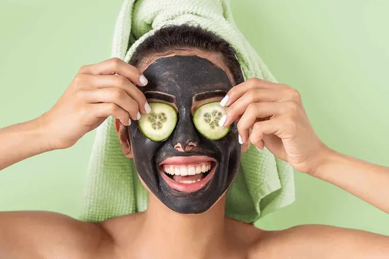 comment faire un masque au charbon activé pour le visage