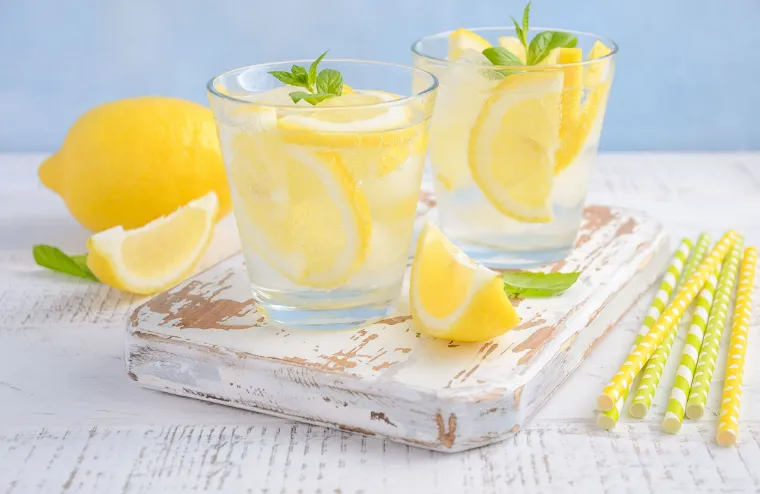 eau chaude au citron