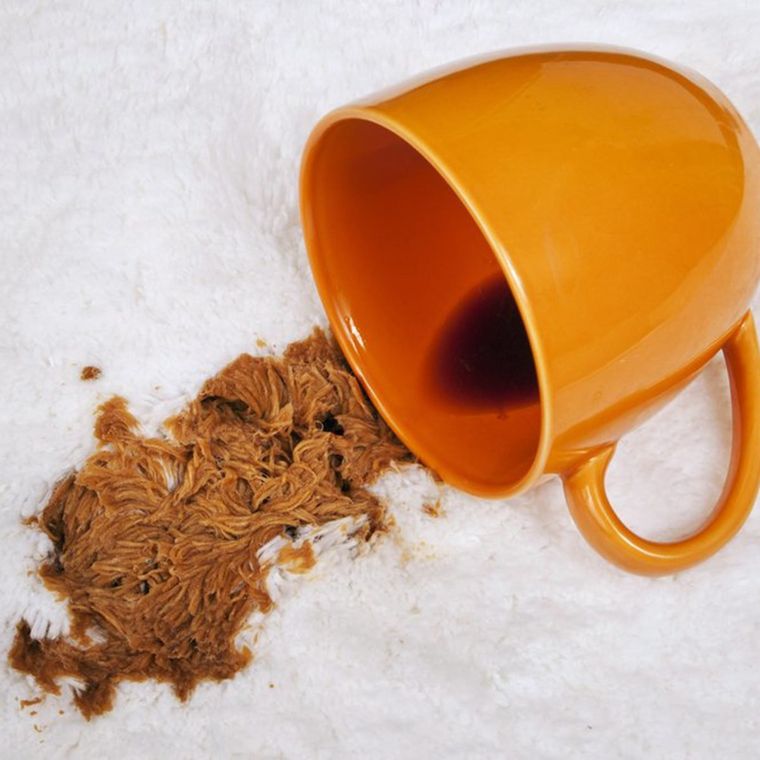 Comment enlever une tache de café ? Astuces et Conseils !