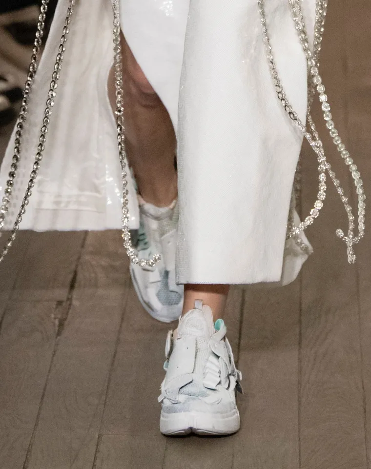 White sneakers trends for women fall-winter 2022