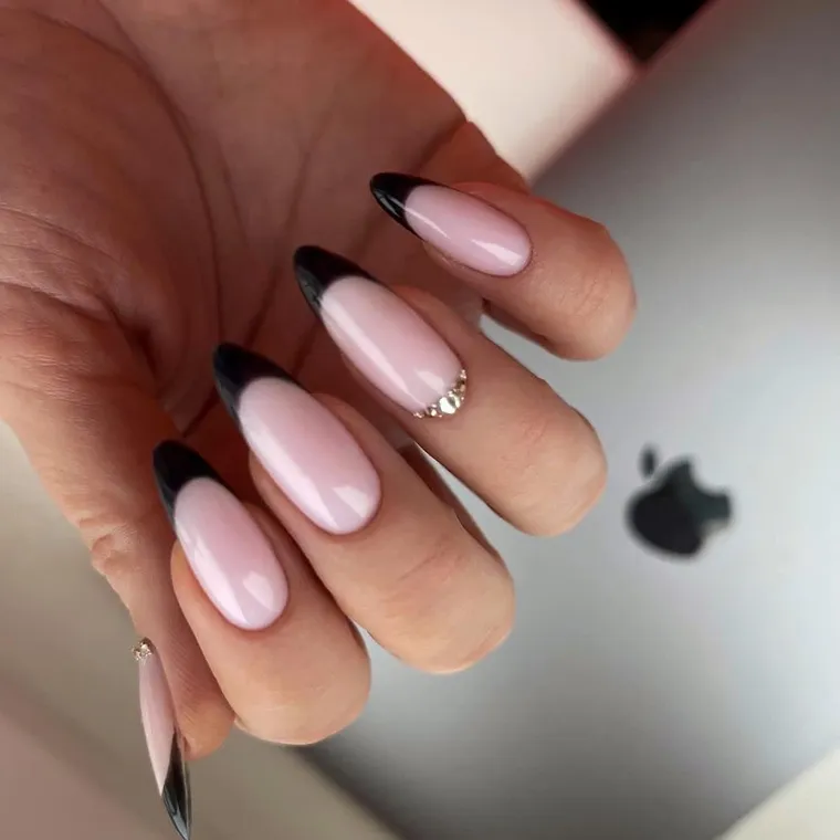 couleur tendance ongle hiver rose pastel