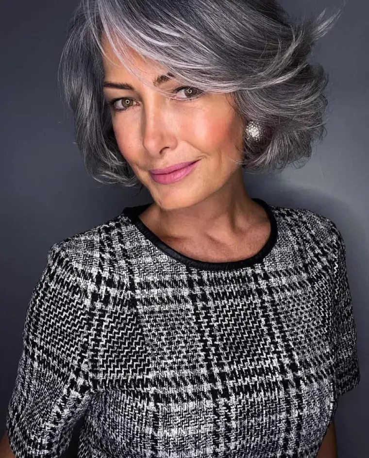 femme 60 ans cheveux coiffure tendance automne