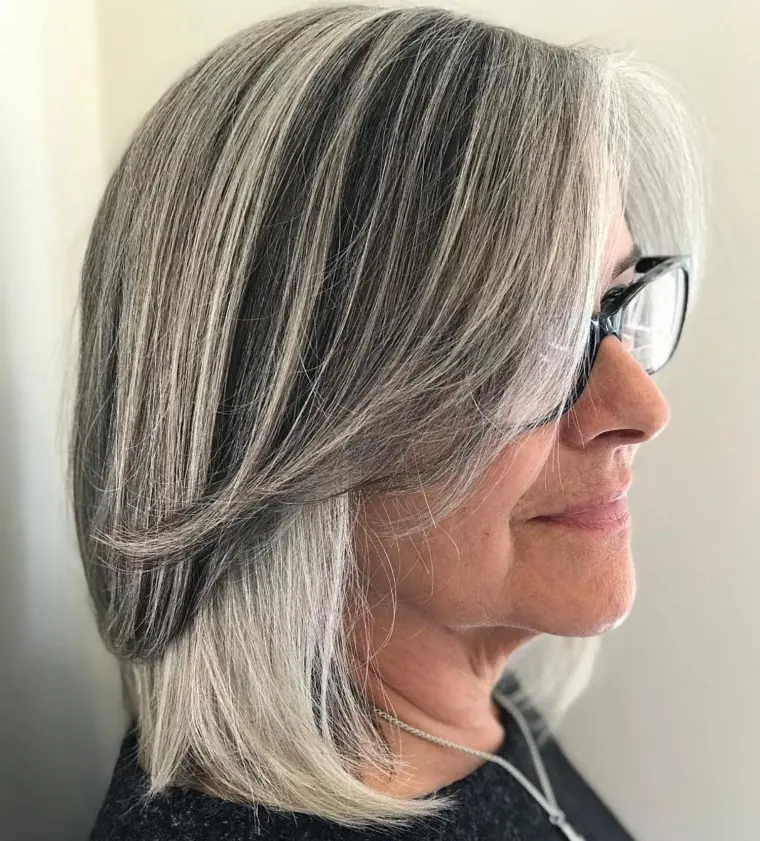 coiffure cheveux gris femme mâture carré long