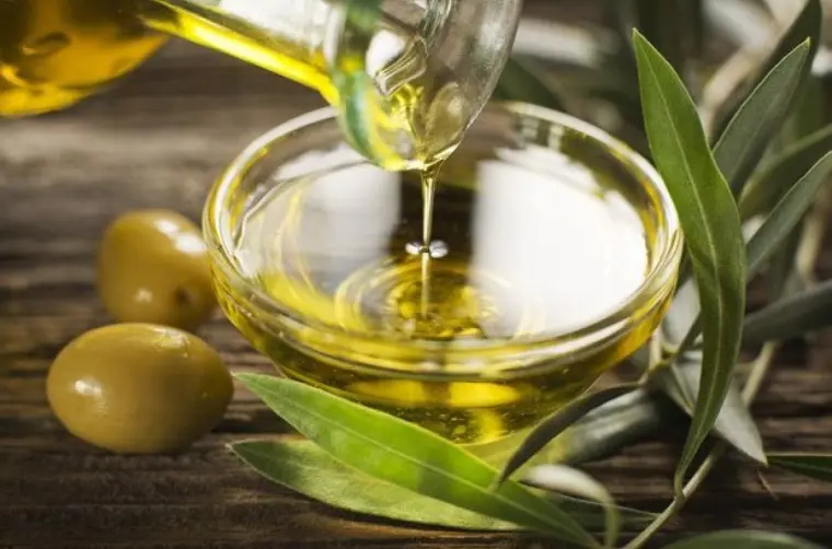 huile d'olive bienfaits pour cheveux