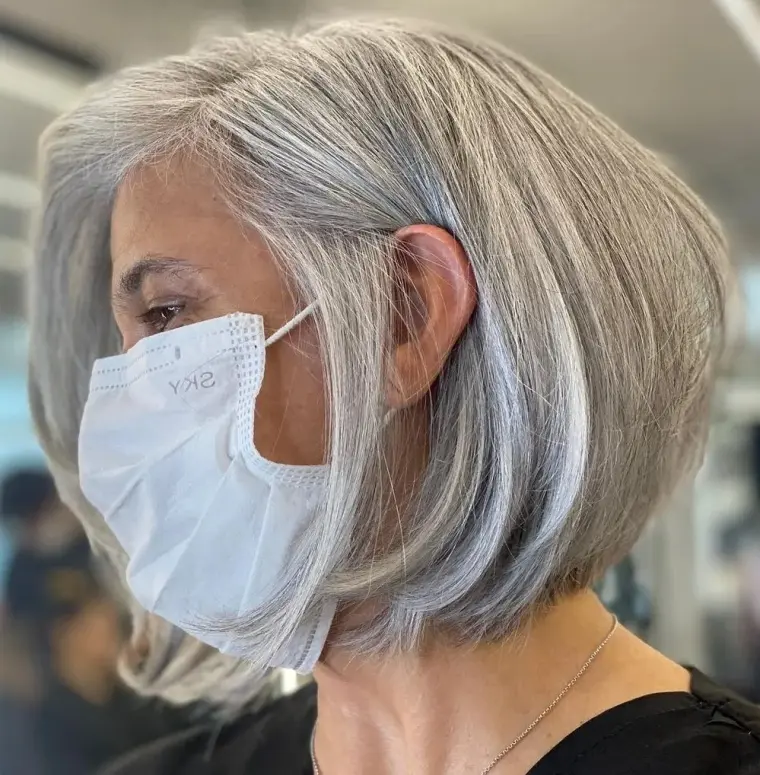 coiffure courte cheveux gris femme 55 ans