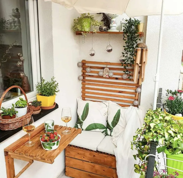 décoration chaleureuse plantes balcon