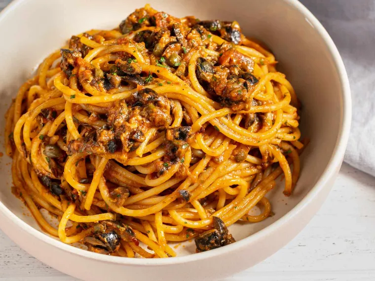 spaghetti puttanesca recette facile
