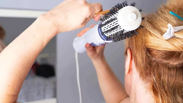 brosse électrique pour plus volume de cheveux