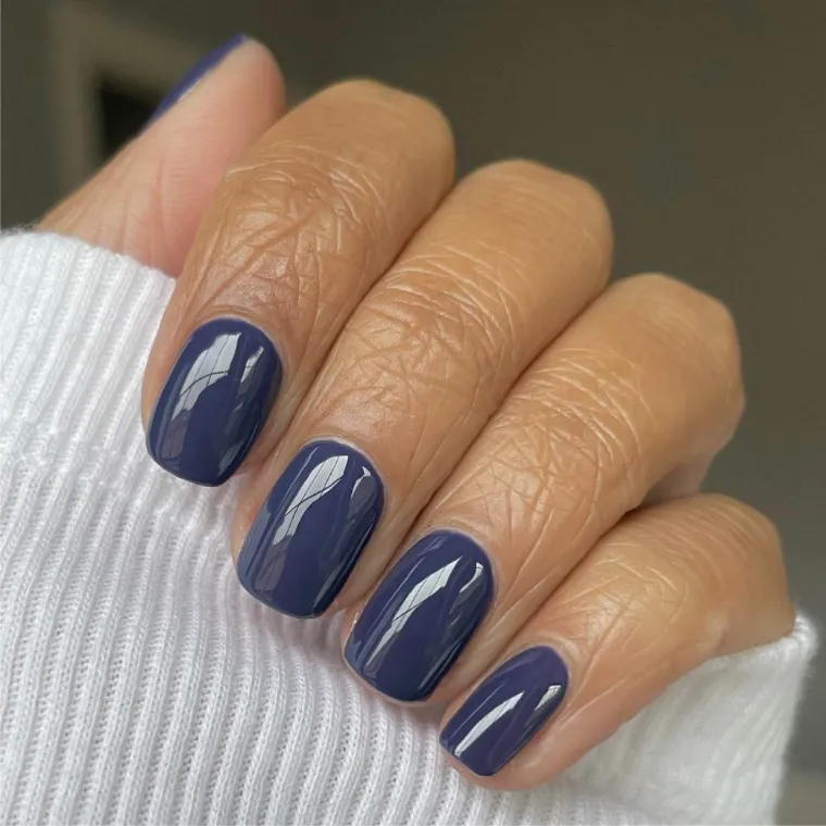 couleur vernis à ongle bleu gris