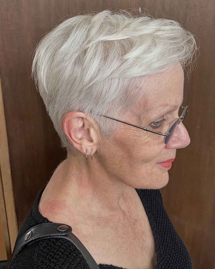 coupe de cheveux pour femme de 80 ans