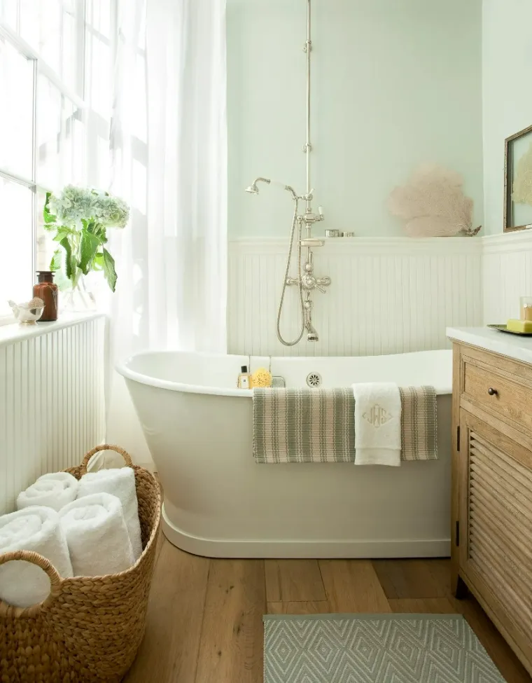 tendance petite salle de bain 2023 couleurs claires