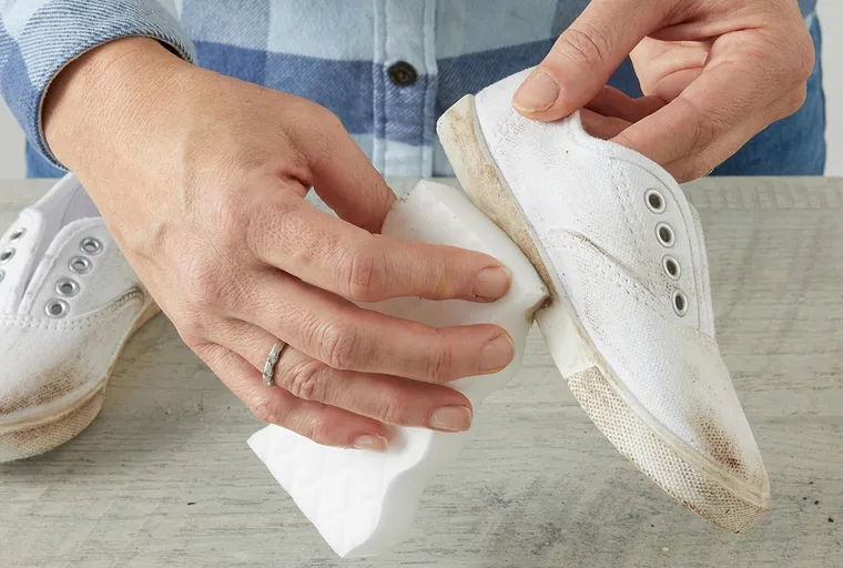 Quels sont les choix pour nettoyer des baskets blanches en tissu