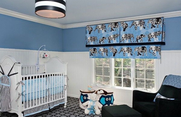 Bleu blanc chambre de bébé