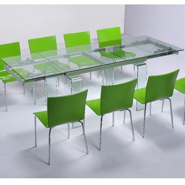Chaises en couleur de la table en verre