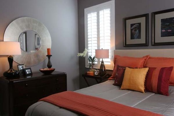 Chambre à coucher contemporaine couleurs chaudes accent orange
