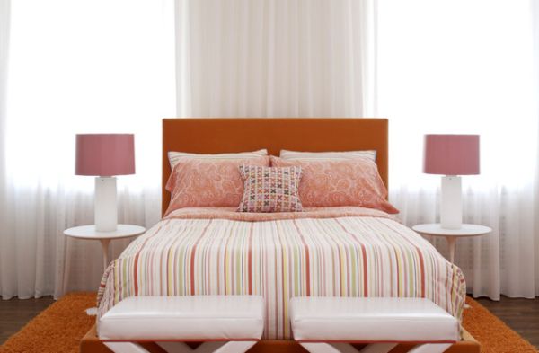 Chambre à coucher contemporaine rose et orange