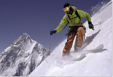 La descendre du K2 en Asie par ski