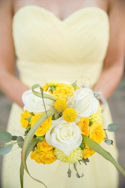 Doux bouquet de mariage jaune