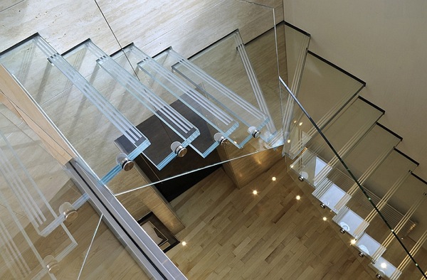 Escalier style en verre inspire par Apple Store