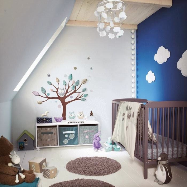Idée décoration chambre bébé arbre