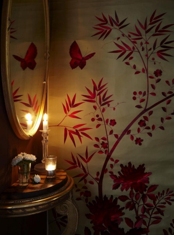 Idées-de-déco-papier-peint-soie-motifs-floraux-beau-luminaire