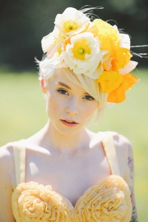 Mariee jaune fleurs cheveux