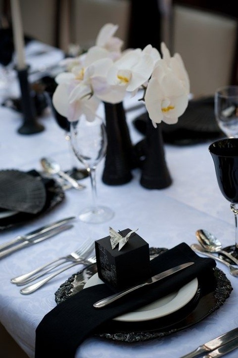 Orchidee blanche serviettes noires