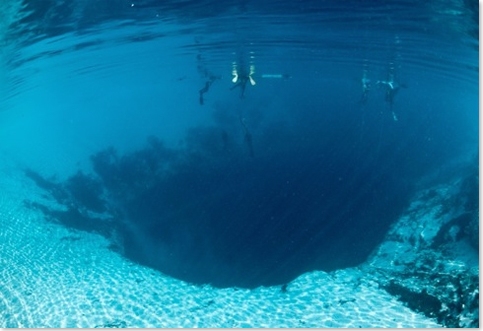 Plongee speleologique grottes Bahamas sport extrême