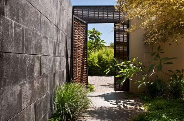 Porte jardin secret villa