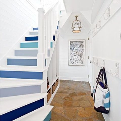 Rayures bleu blanc marines escalier