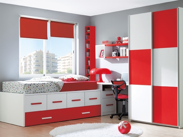 Rouge et blanc chambre minimaliste