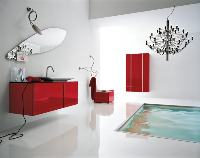 Rouge detail salle de bains contemporaine