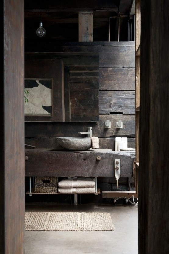 salle de bain rustique style campagne bois massif foncé