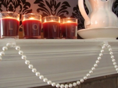 St Valentin déco perles blanches