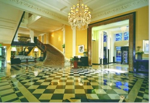 The Quintessential Claridges Hotel Londres