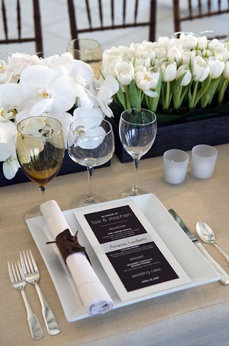 Tulipes blanches table mariage