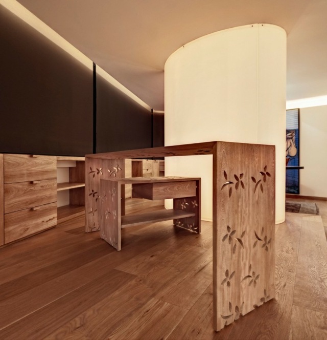 appartement design bureau bois ajoure colonne luminaire