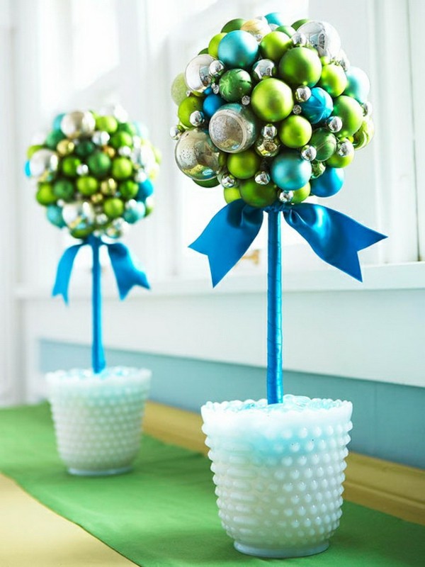 arbre-de-Noël-creatives-boules-decoratives-couleurs-verte-bleue
