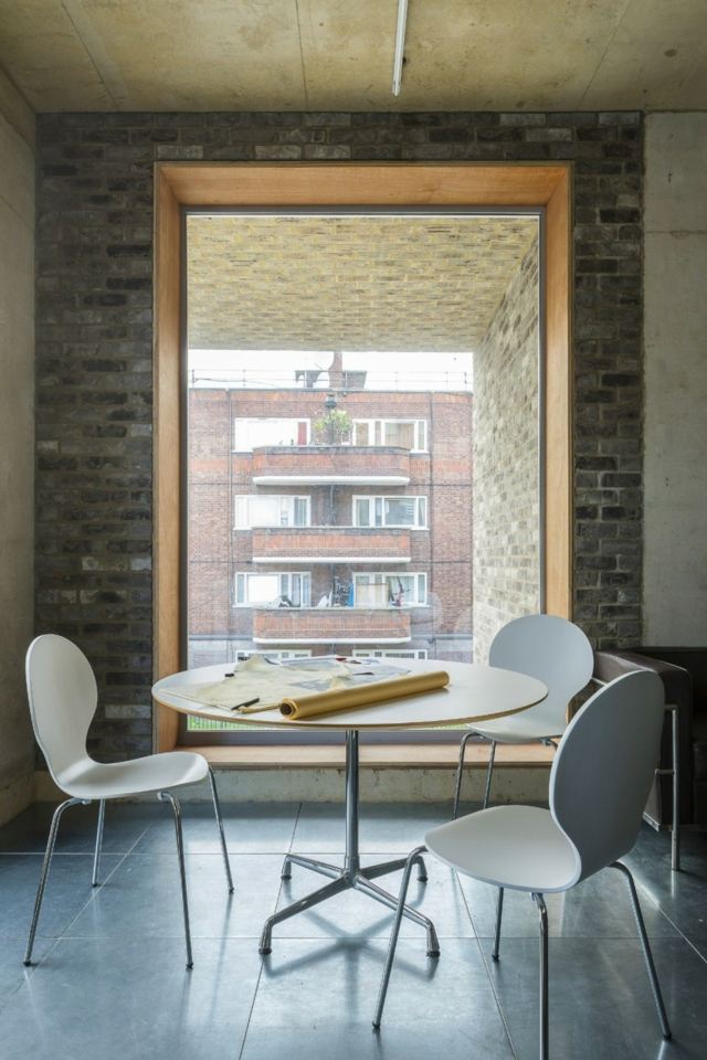 architecture moderne atelier vie brique table