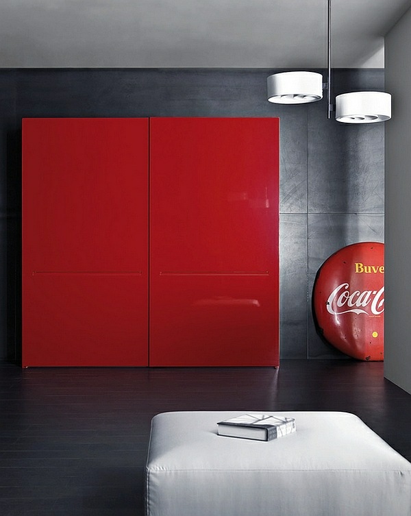 Décoration d’intérieur un armoire avec plaque coca cola couleur rouge