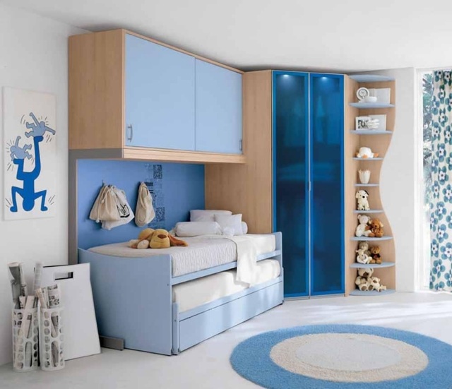 armoire-chambre-enfant-bois-étagère-rangements-bleu-clair--foncé armoire chambre enfant