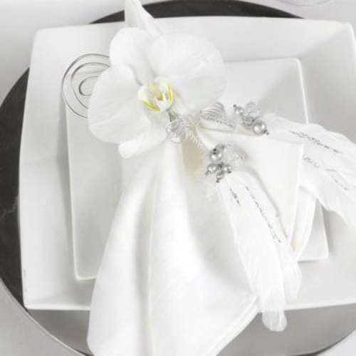 arts de la table serviette blanche fleur orchidee phalene