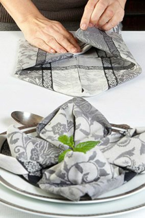 arts table pliage serviette motif gris