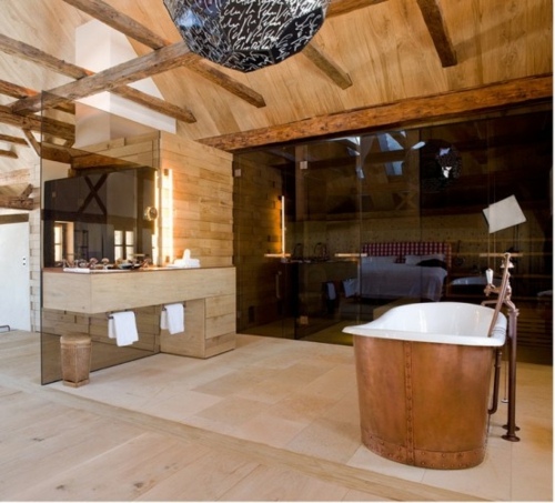 baignoire cuivre salle bain rustique